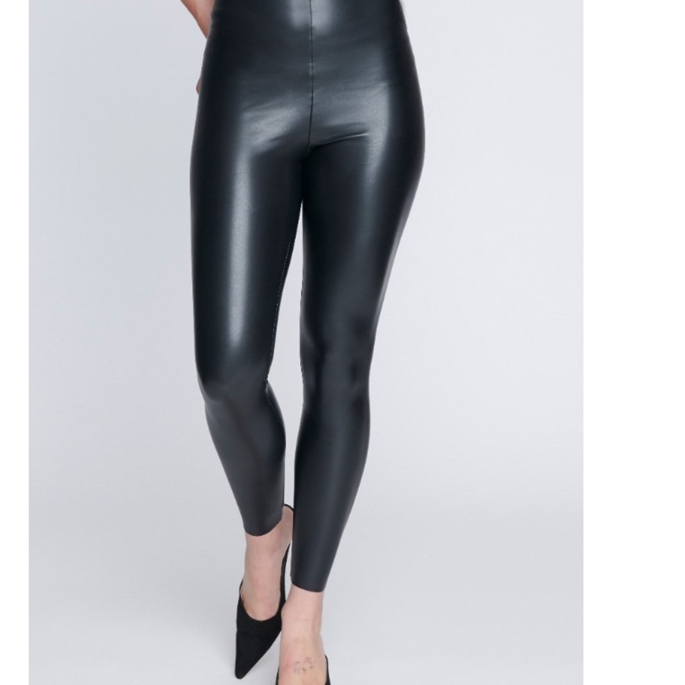 NWT Seven7 High Rise Black Faux Leather Leggings Vegan Leather - Picture 2 of 6
